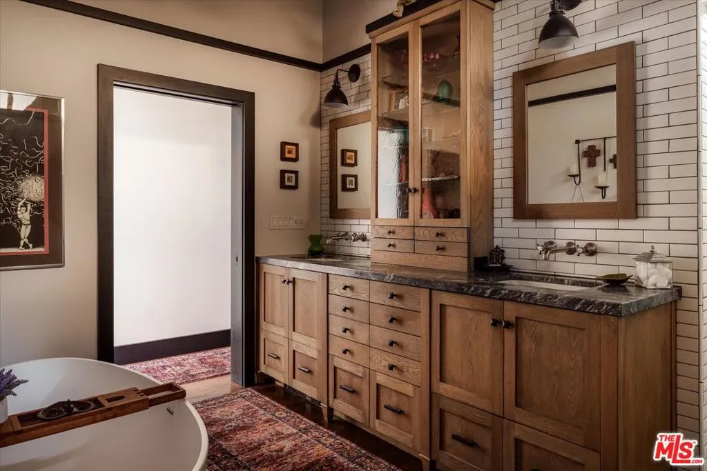 4244 Bluebell Avenue, Studio City, California 91604 home-pic-10